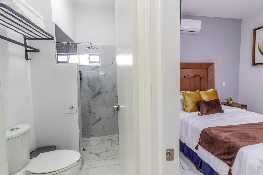Koupelna v ubytování Exclusiva suite en el centro de Zapotlanejo 205