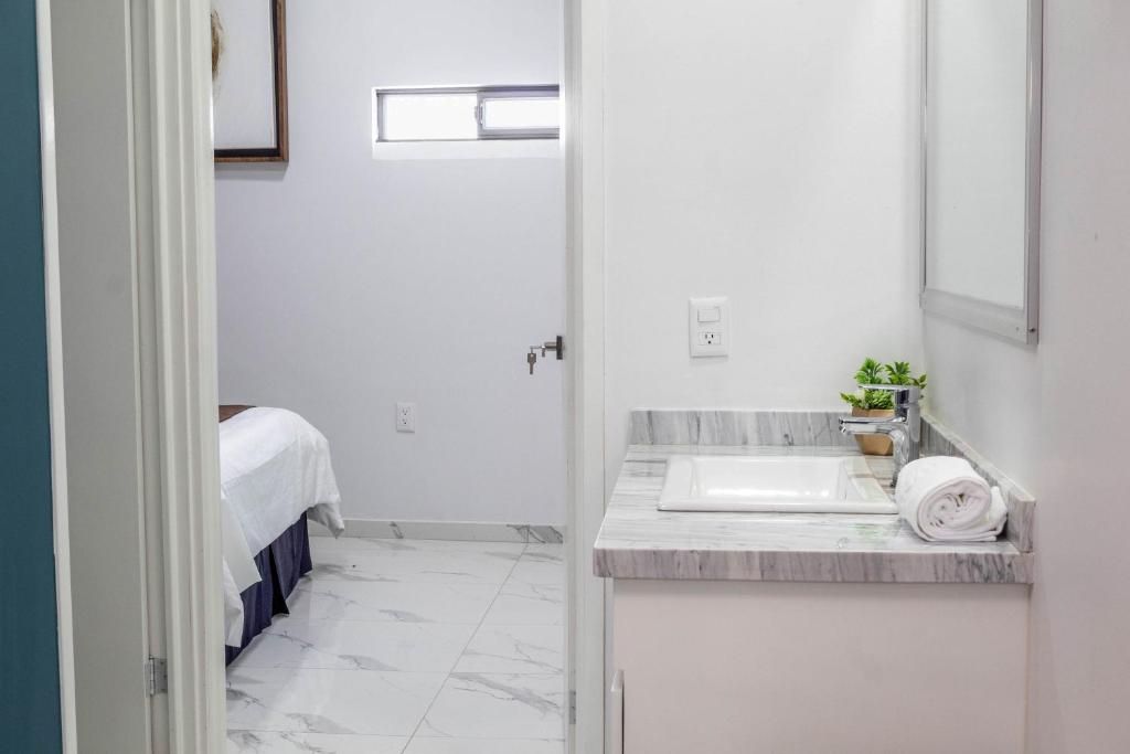 Koupelna v ubytování Exclusiva suite en el centro de Zapotlanejo 205