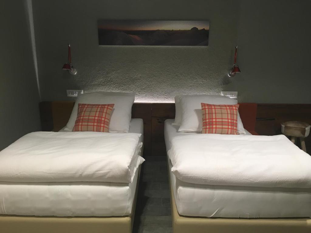 4478 Mountain Lodge - Double Or Twin Room With Balcony
