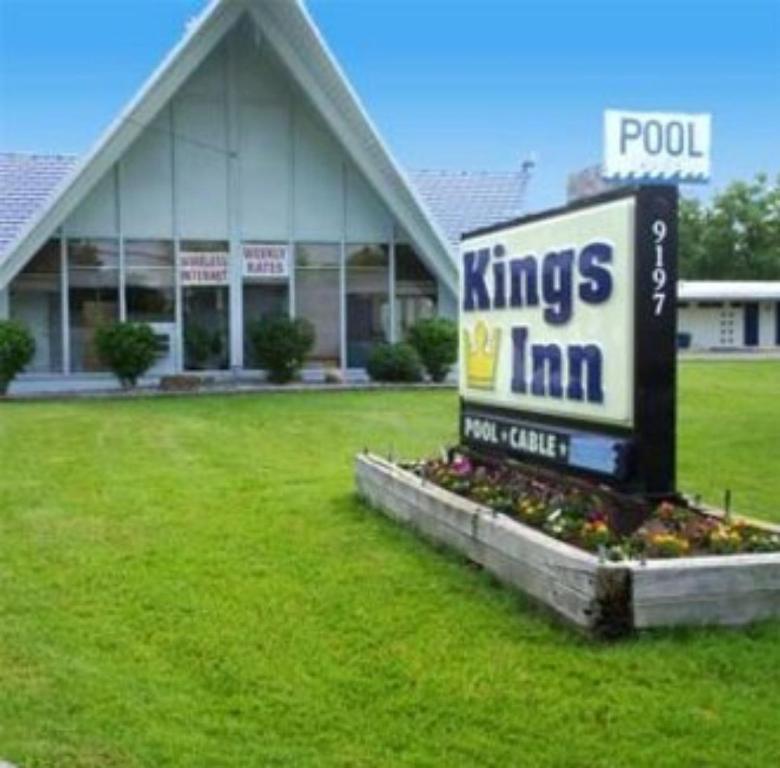 Sijil, anugerah, tanda atau dokumen lain yang dipamerkan di Kings Inn Cleveland