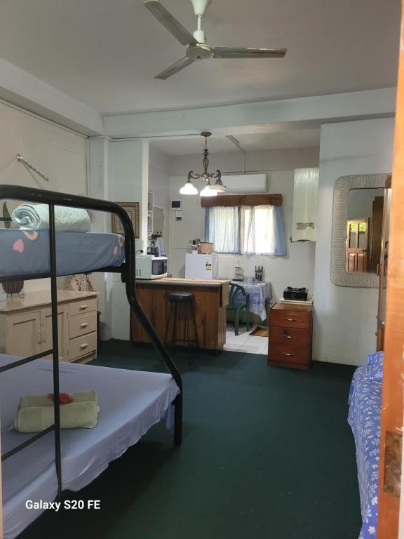 Kuchyň nebo kuchyňský kout v ubytování Martintar One bdrm Lodge 3