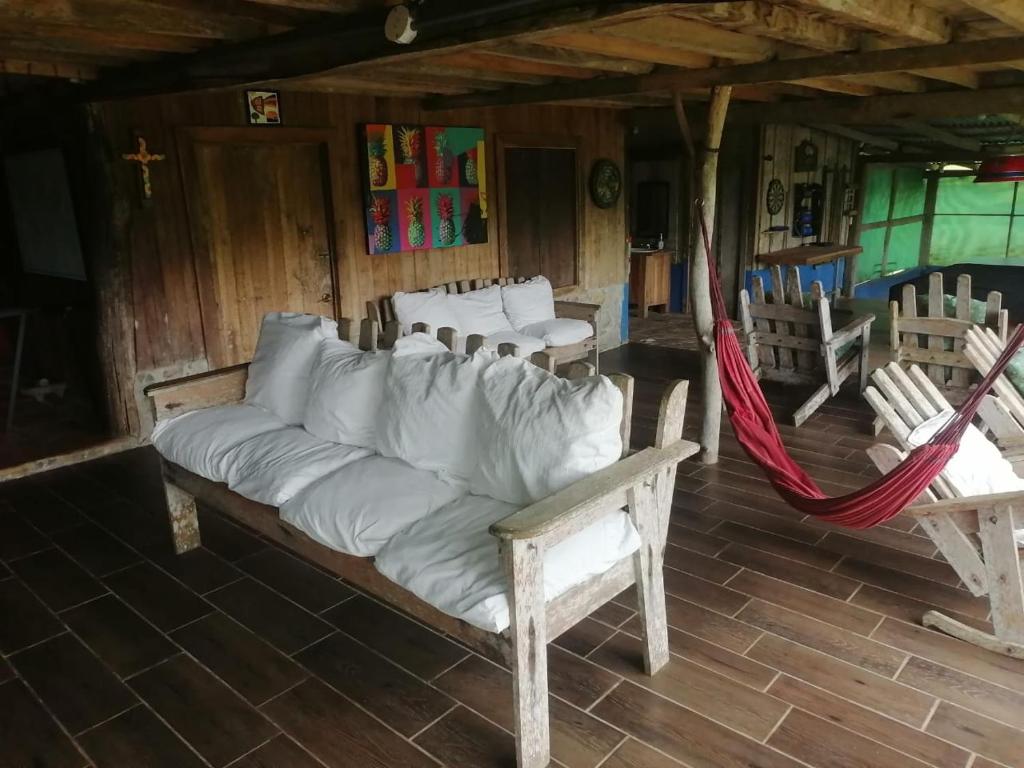 Posezení v ubytování Cabañas Rusticas Cielo Roto, Río Celeste