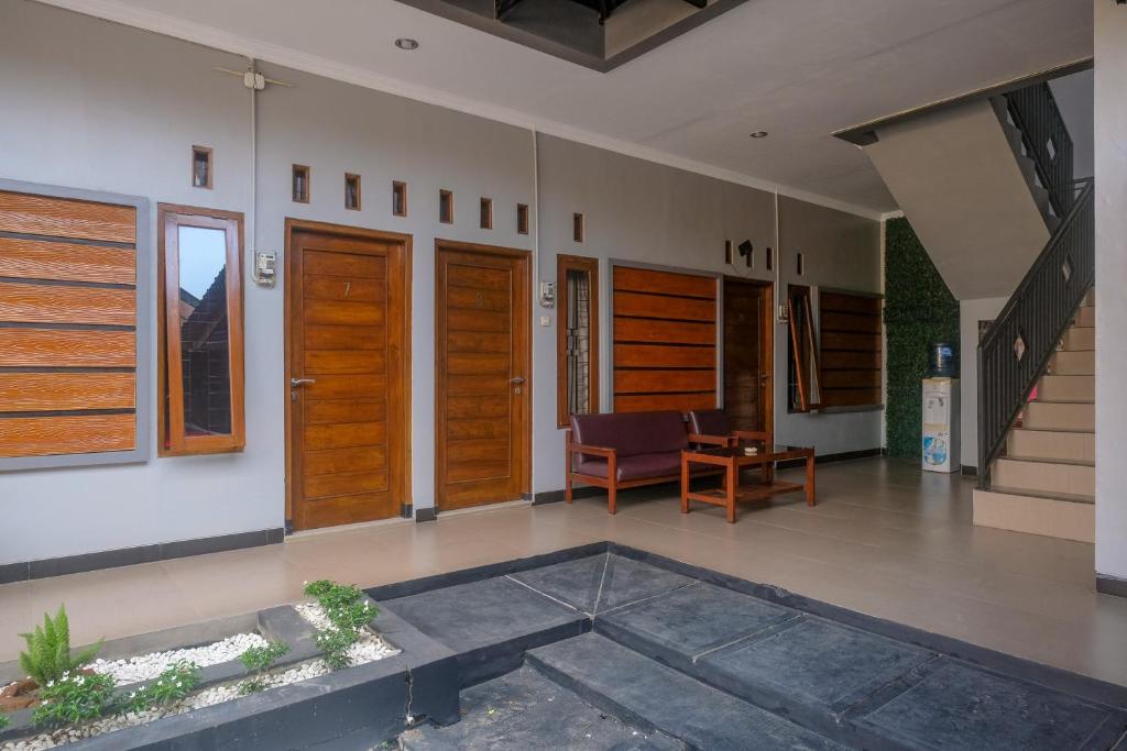 Fotografie z fotogalerie ubytování Al Abror Homestay Mandala Krida Mitra RedDoorz v destinaci Yogyakarta