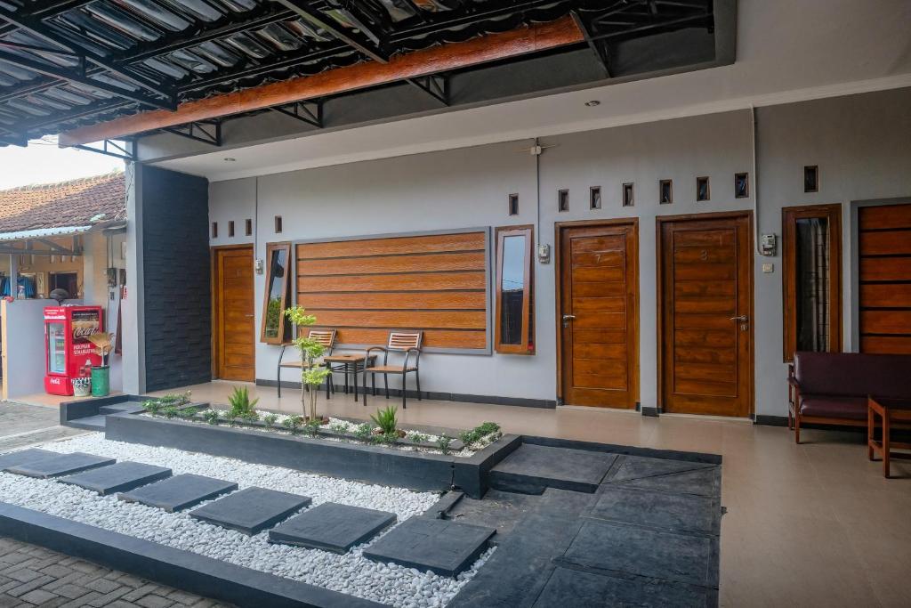 Fotografie z fotogalerie ubytování Al Abror Homestay Mandala Krida Mitra RedDoorz v destinaci Yogyakarta