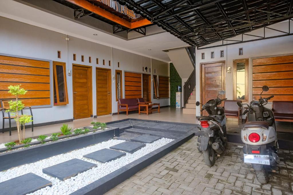 Fotografie z fotogalerie ubytování Al Abror Homestay Mandala Krida Mitra RedDoorz v destinaci Yogyakarta