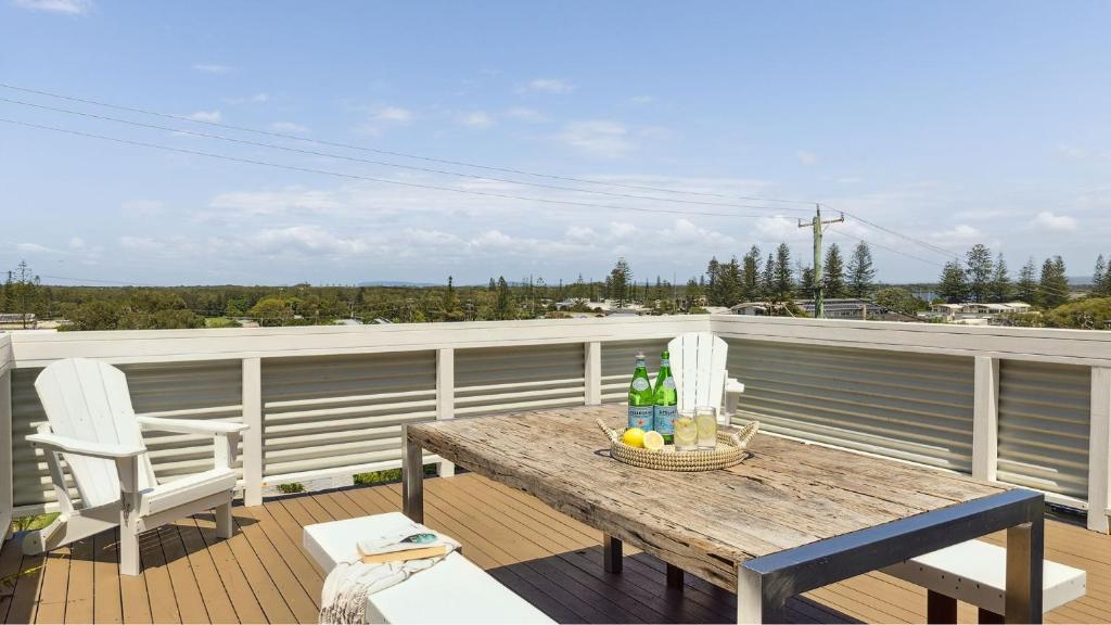 Beach House 42 - Breathtaking Sunsets, Yamba (updated prices 2025)