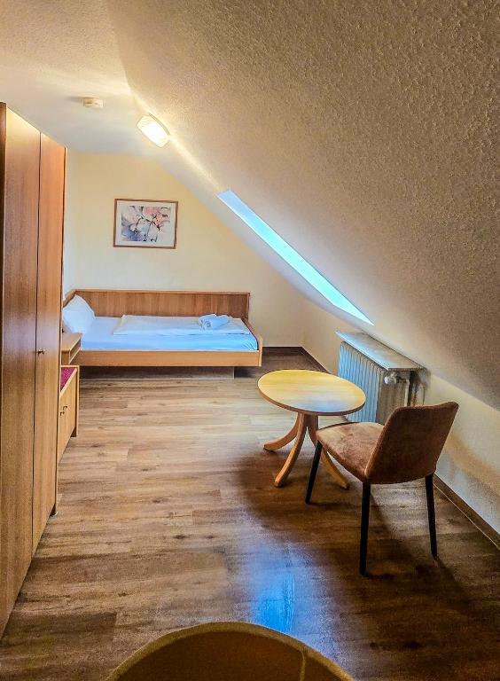 Posezení v ubytování Hotel zur Moselbrücke