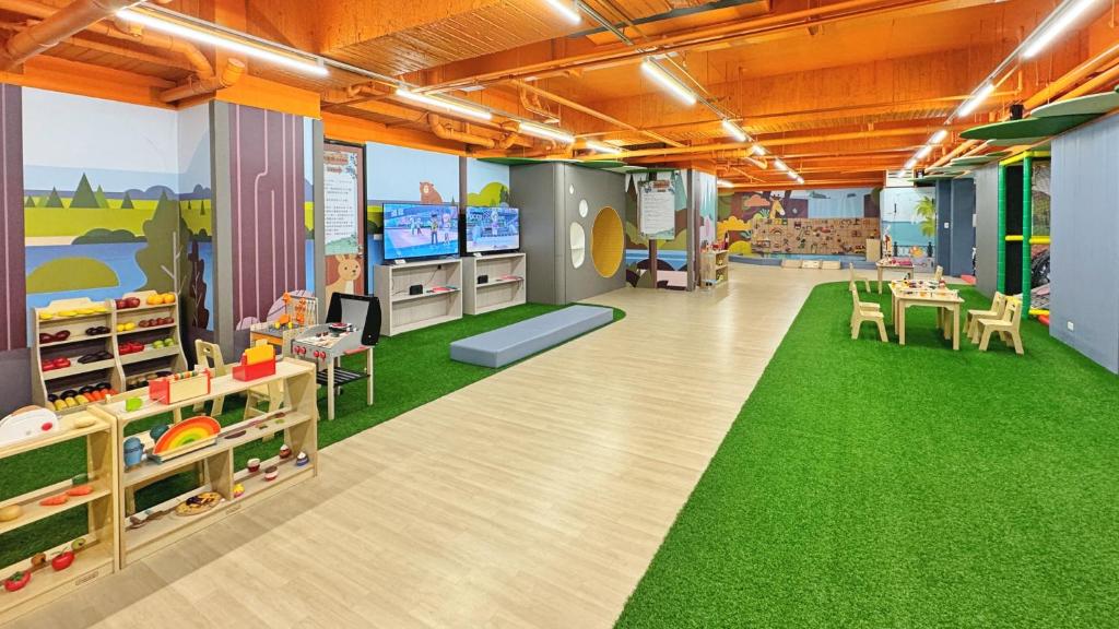 TV a/nebo společenská místnost v ubytování 晶盈親旅大酒店