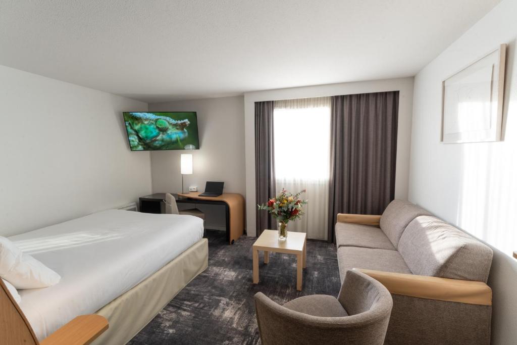 Novotel Nantes Centre Bord de Loire - Executive Double Room With Sofa Bed