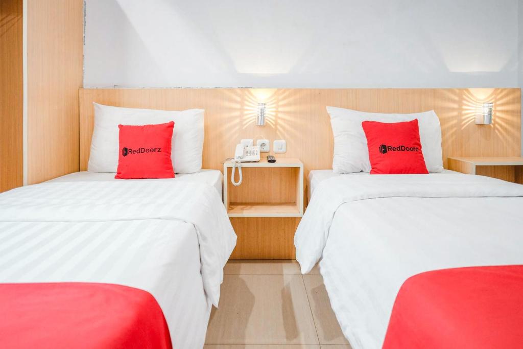 RedDoorz Premium at Hotel T-ONE Jambi - Deluxe-Zweibettzimmer