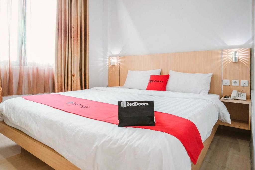 RedDoorz Premium at Hotel T-ONE Jambi - Deluxe Doppelzimmer