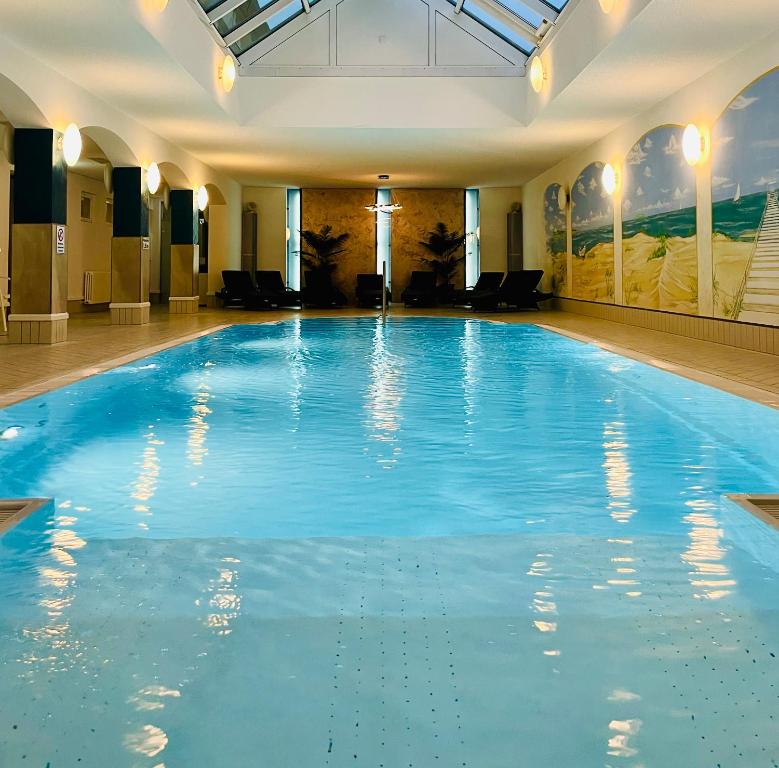 Bazén v ubytování Akzent Hotel Am Burgholz nebo v jeho okolí