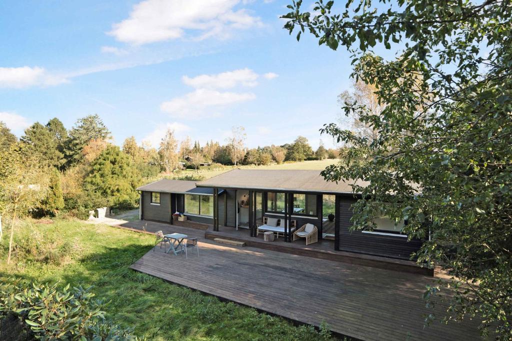 Κήπος έξω από το Cozy Cottage In Vejby, 900 M To The Beach