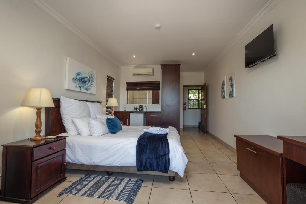 Kitesview Bed and Breakfast - Deluxe Double Room With Balcony And Sea View