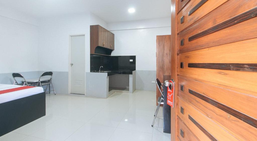 RedDoorz at Walk Inn Apartelle Antipolo - Habitación Doble Estándar