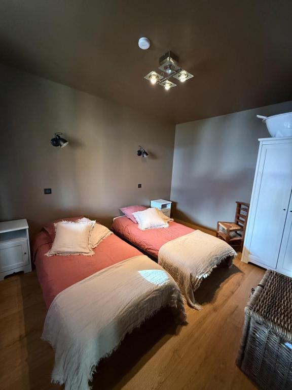 Postel nebo postele na pokoji v ubytování Chalet avec Spa Magnifique vue