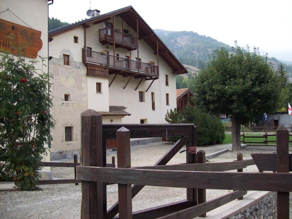 Nespecifikovaný výhled na hory nebo výhled na hory při pohledu z hotelu