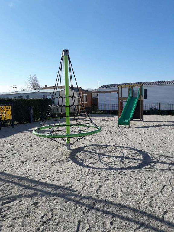 Herní místnost nebo prostor pro děti v ubytování Camping Le clos Savoye