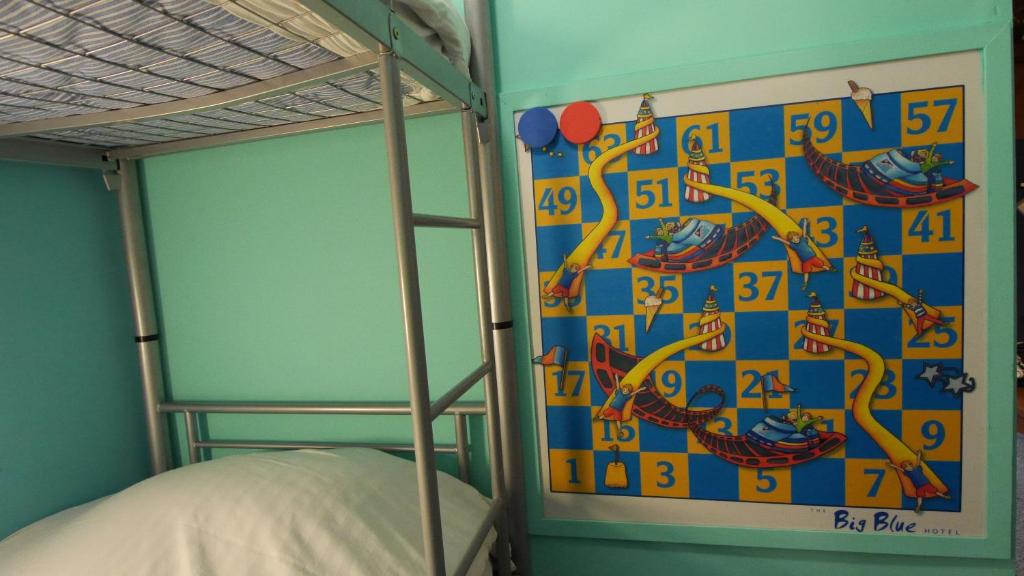 The Big Blue Hotel - Blackpool Pleasure Beach - Resim 11