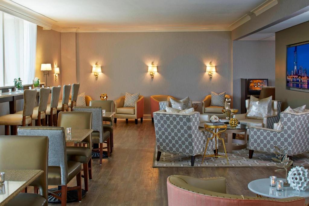 Renaissance Orlando Airport Hotel - 