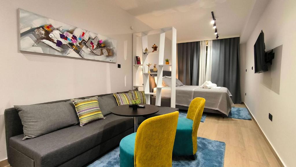 Postel nebo postele na pokoji v ubytování Dk Luxury Studio Xanthi