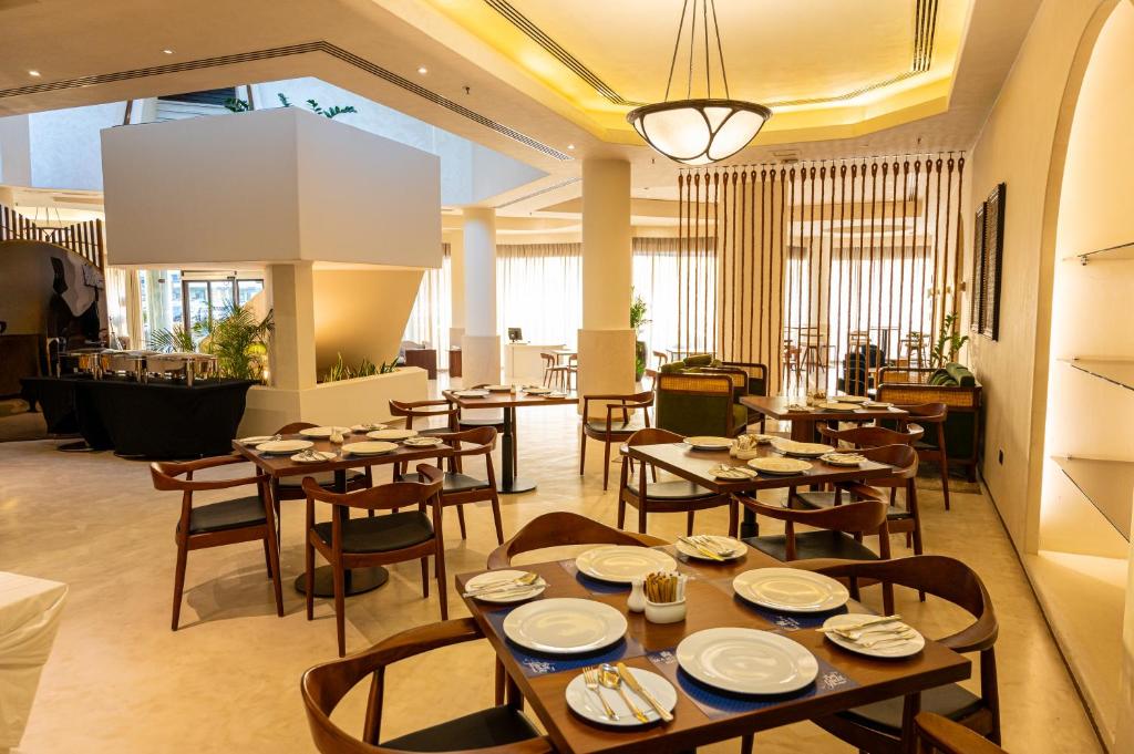 Majestic Cove Hotel - Formerly Le Méridien Fairway - Resim 14