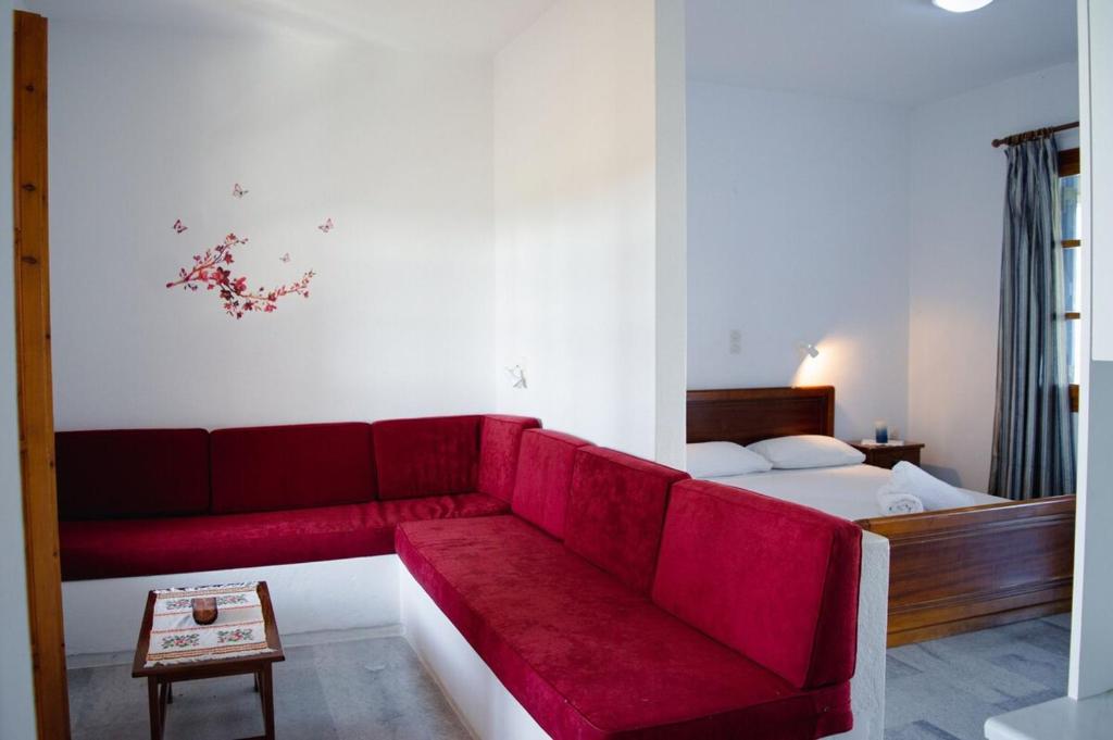 A seating area at Moonlight Kastraki beach house