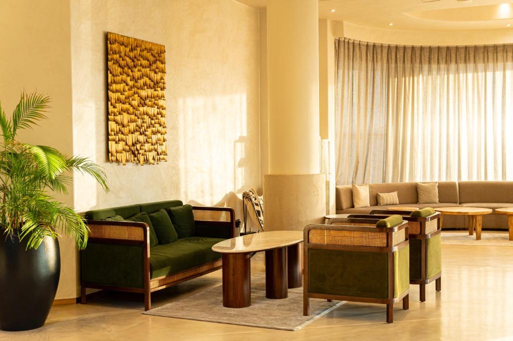 Majestic Cove Hotel - Formerly Le Méridien Fairway - Resim 35