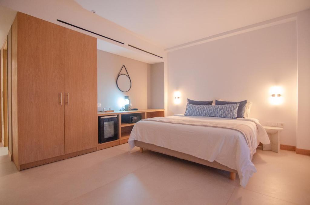 Dionysos Seaside Resort Ios - 9