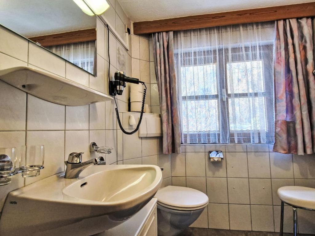 Kúpeľňa v ubytovaní Apartment Haflingerhof Enzian by Interhome