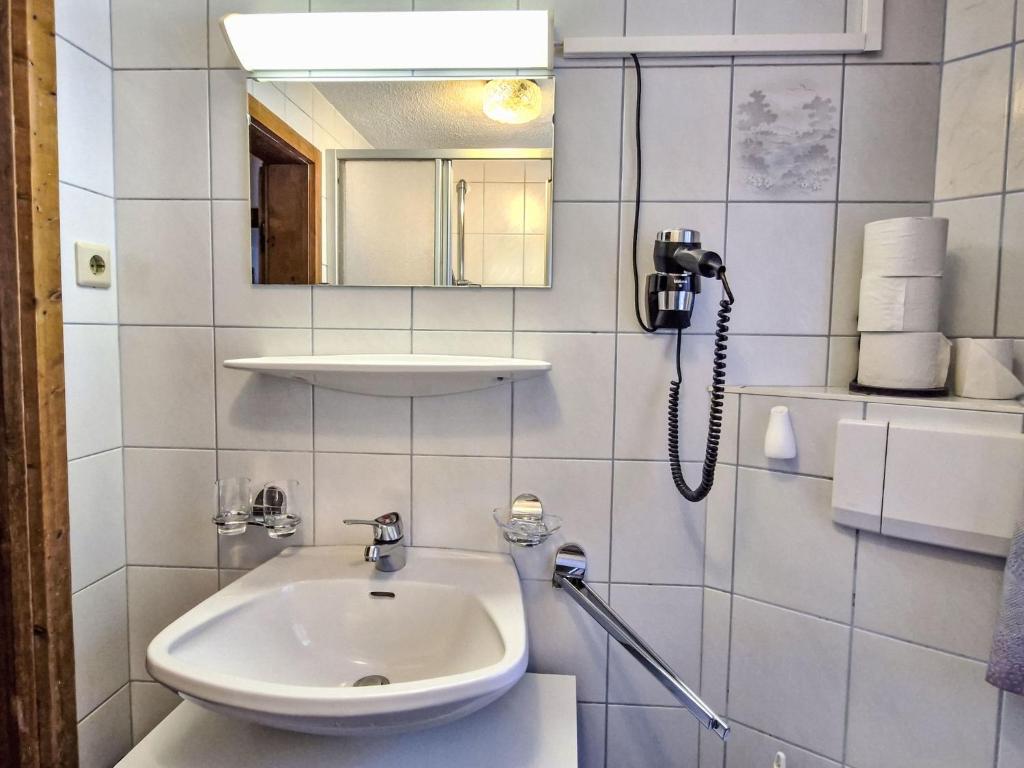 Kúpeľňa v ubytovaní Apartment Haflingerhof Enzian by Interhome