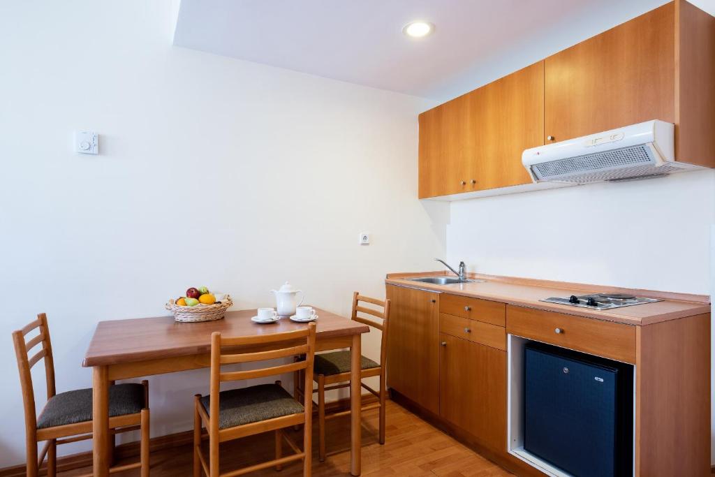 Angela Downtown Hotel - Family Apartment
