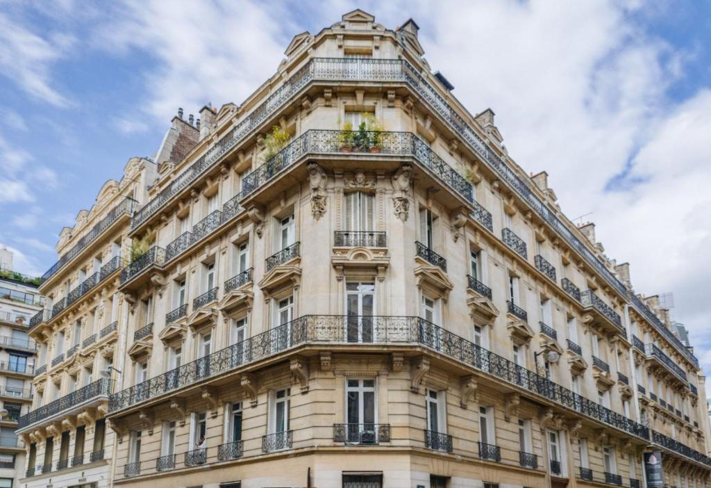 Sweett - Triangle d'Or, Paris (updated prices 2025)