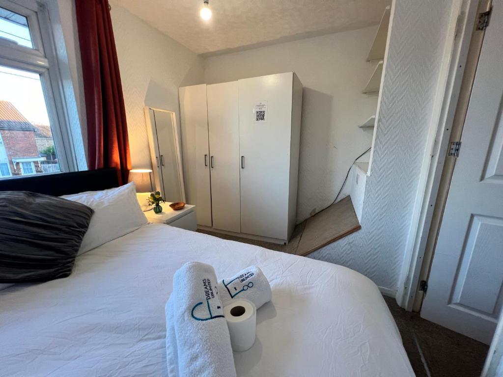 33SM Dreams Unlimited Serviced Accommodation- Staines - Heathrow