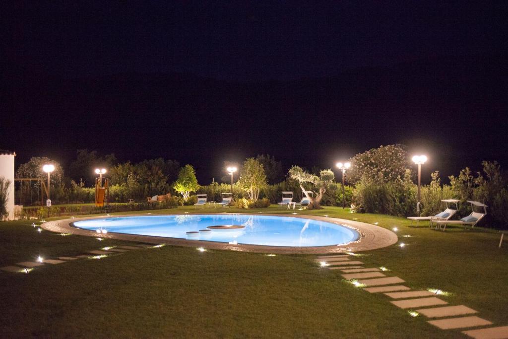 Bazén v ubytování Hotel Golden Gate nebo v jeho okolí