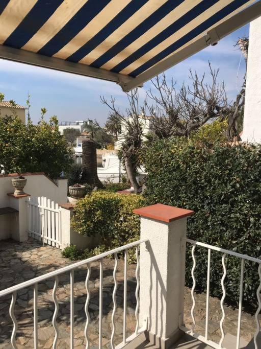 Petite maison, barbecue, canal, plage