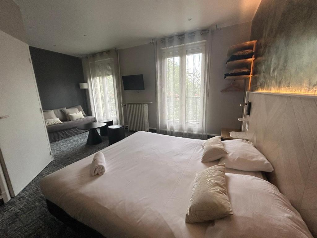 Brit Hotel Privilège Le Royal - Centre Gare - Family Room