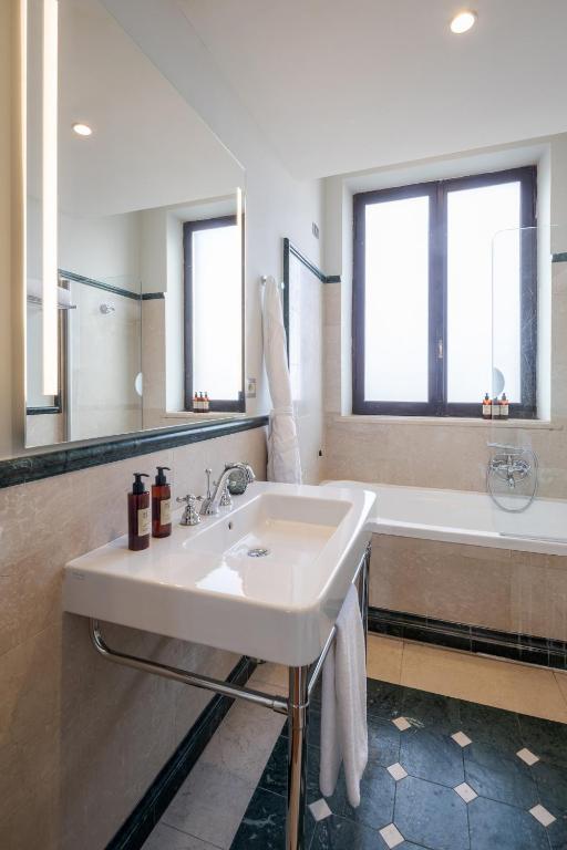 Donna Camilla Savelli - VRetreats - Resim 40