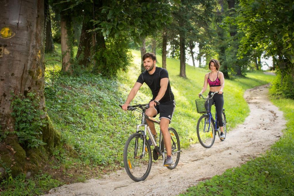 Rattasõit majutusasutuse Hotel Zagreb - Health & Beauty aladel või selle läheduses