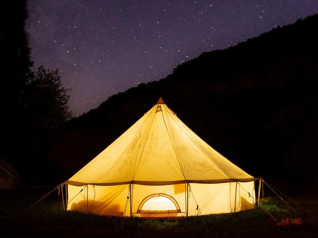 Příroda nedaleko luxury tent