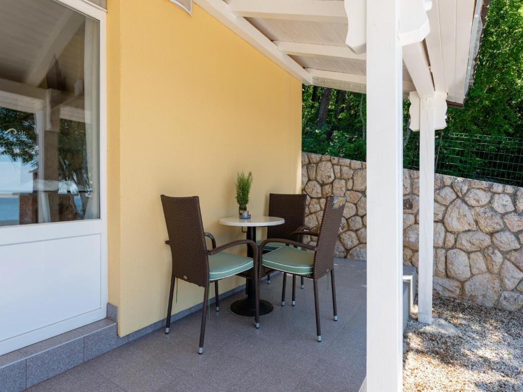 Zdjęcie z galerii obiektu Captivating Holiday Home in Tribanj near the Sea w mieście Tribanj-Krušćica