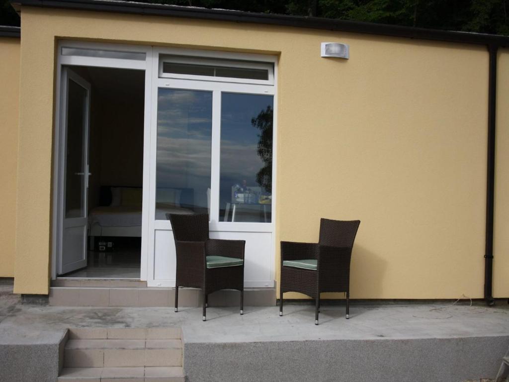 Zdjęcie z galerii obiektu Captivating Holiday Home in Tribanj near the Sea w mieście Tribanj-Krušćica