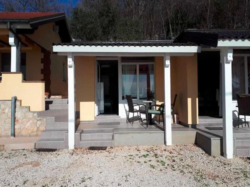 Zdjęcie z galerii obiektu Captivating Holiday Home in Tribanj near the Sea w mieście Tribanj-Krušćica