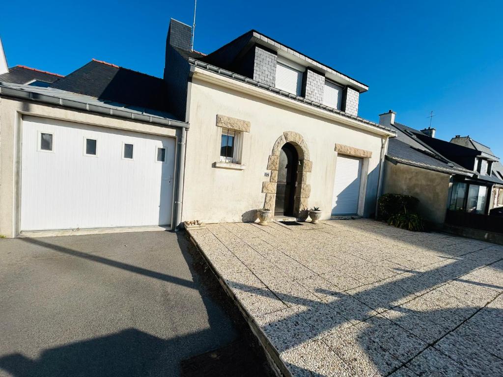 Το κτήριο όπου στεγάζεται  η βίλα