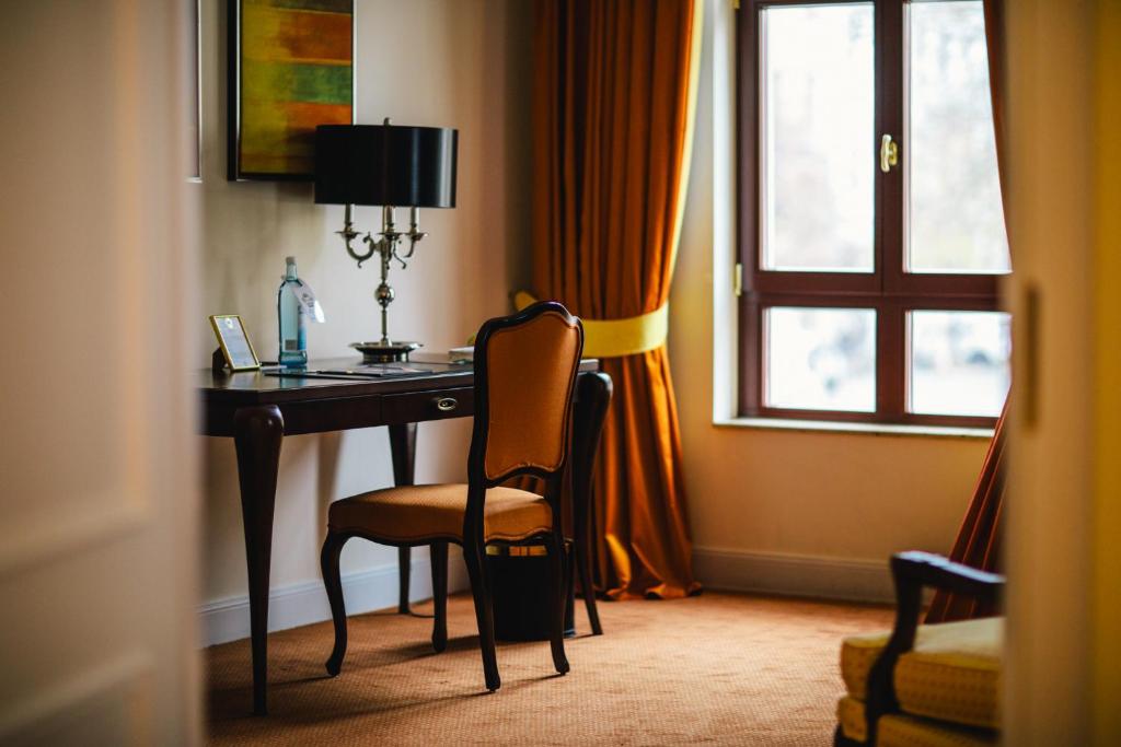 Relais & Châteaux Bülow Palais - Resim 25