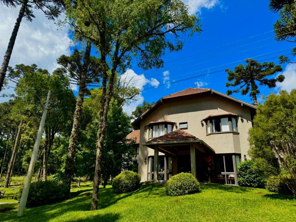 Foto da galeria de Pousada Golden Hills em Canela