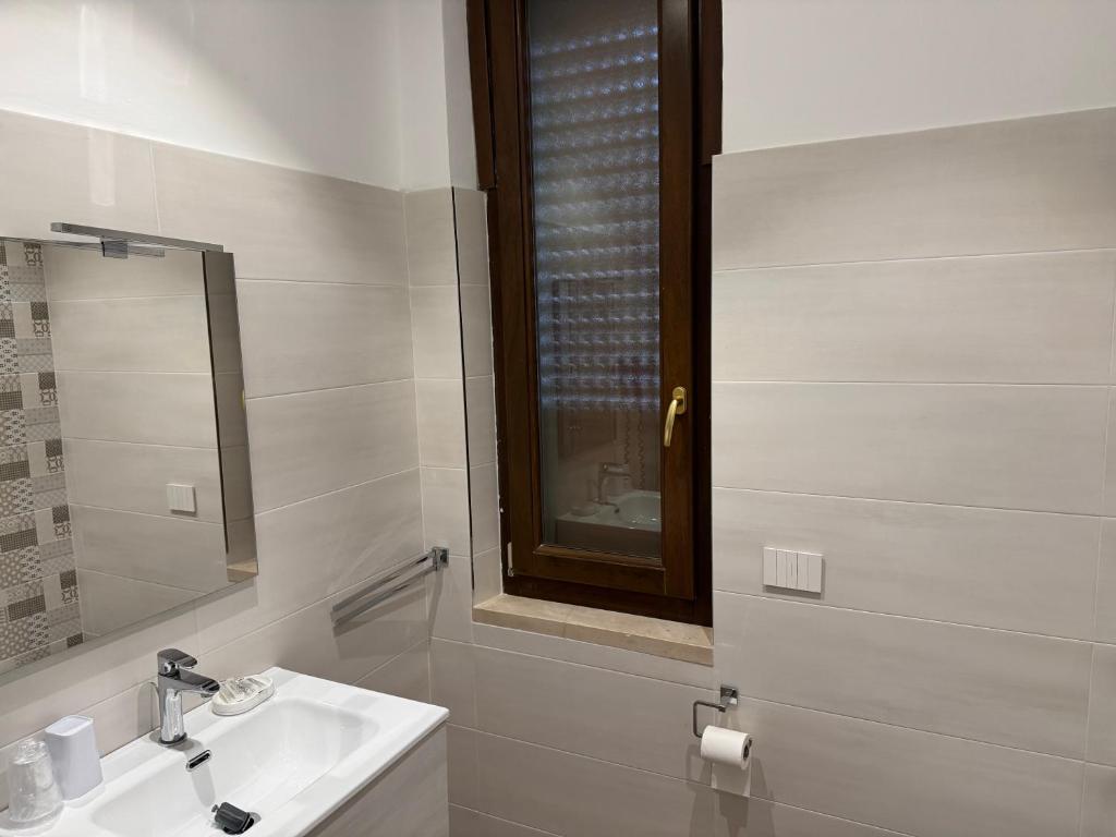 A bathroom at La Vecchia Stazione B&B