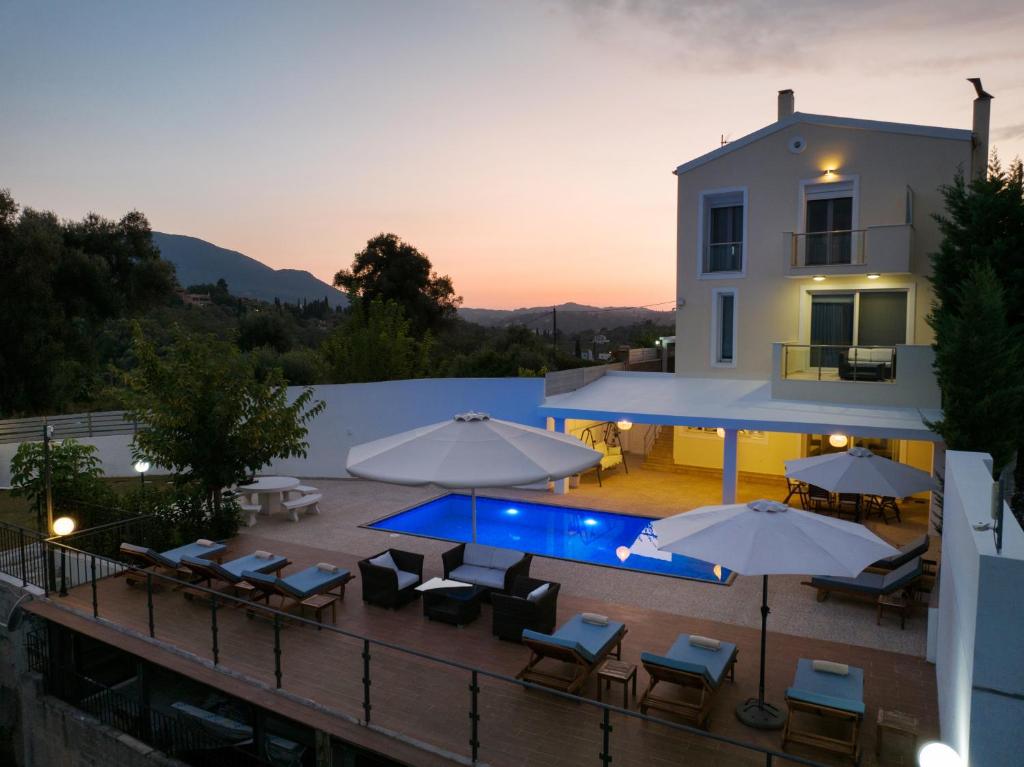Πισίνα στο ή κοντά στο Luxury Villa Alexandros Corfu