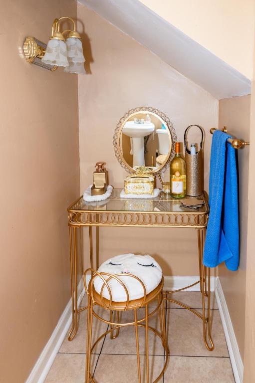 Fotografie z fotogalerie ubytování THE BLUE ROOM Luxury suite v destinaci Dover
