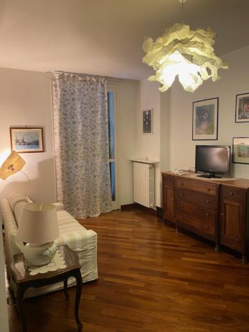 TV a/nebo společenská místnost v ubytování Nonna Gabri